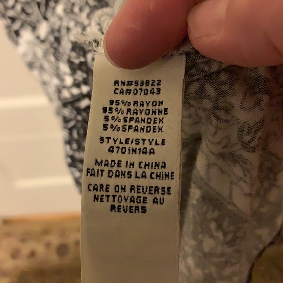 Max Studio Size Medium - Picture 5 of 7